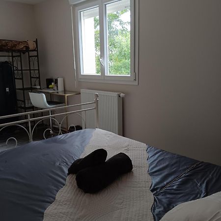 Chambre Privee Dans Une Maison Familiale Charmes  Ngoại thất bức ảnh