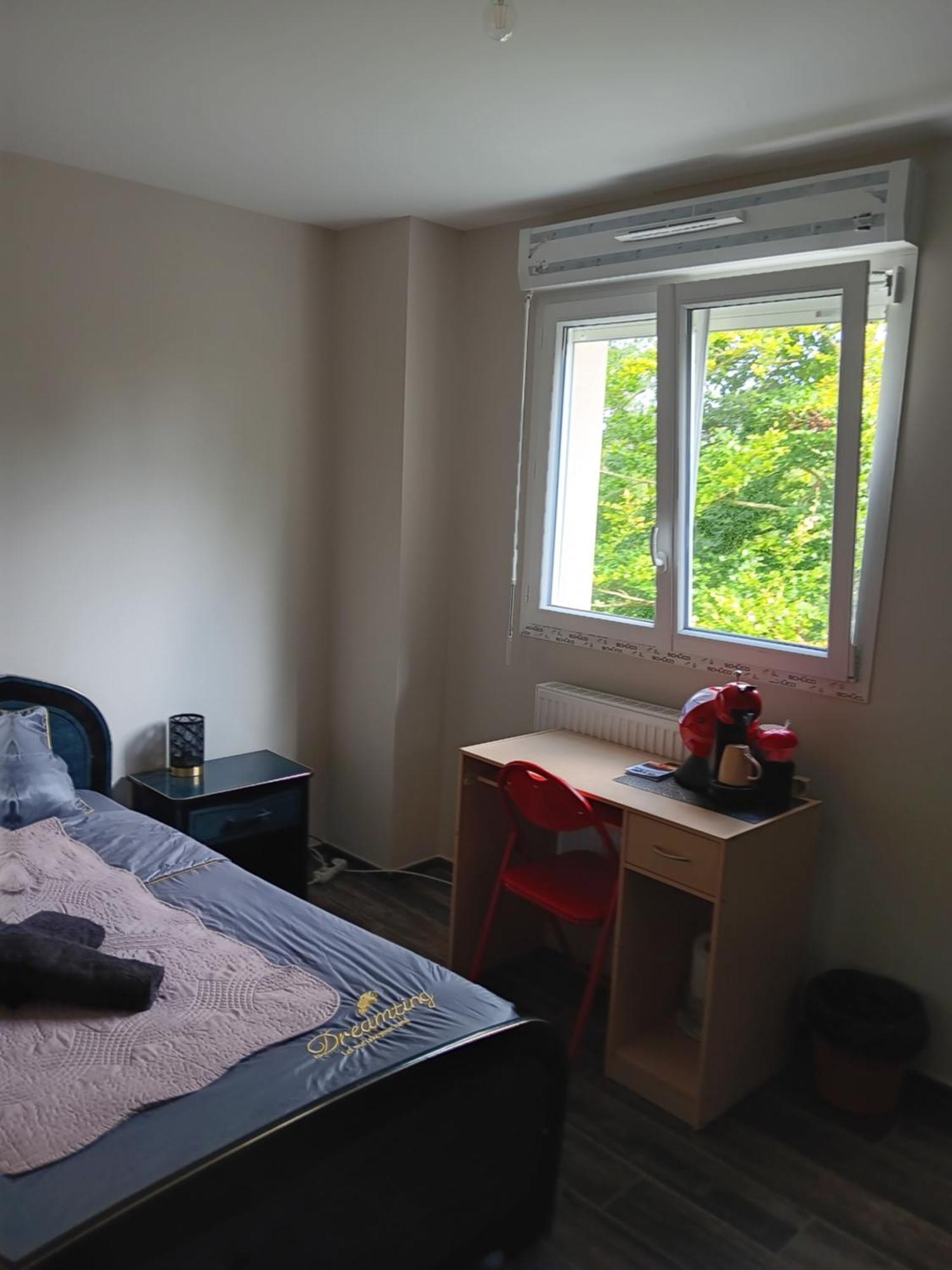 Chambre Privee Dans Une Maison Familiale Charmes  Ngoại thất bức ảnh