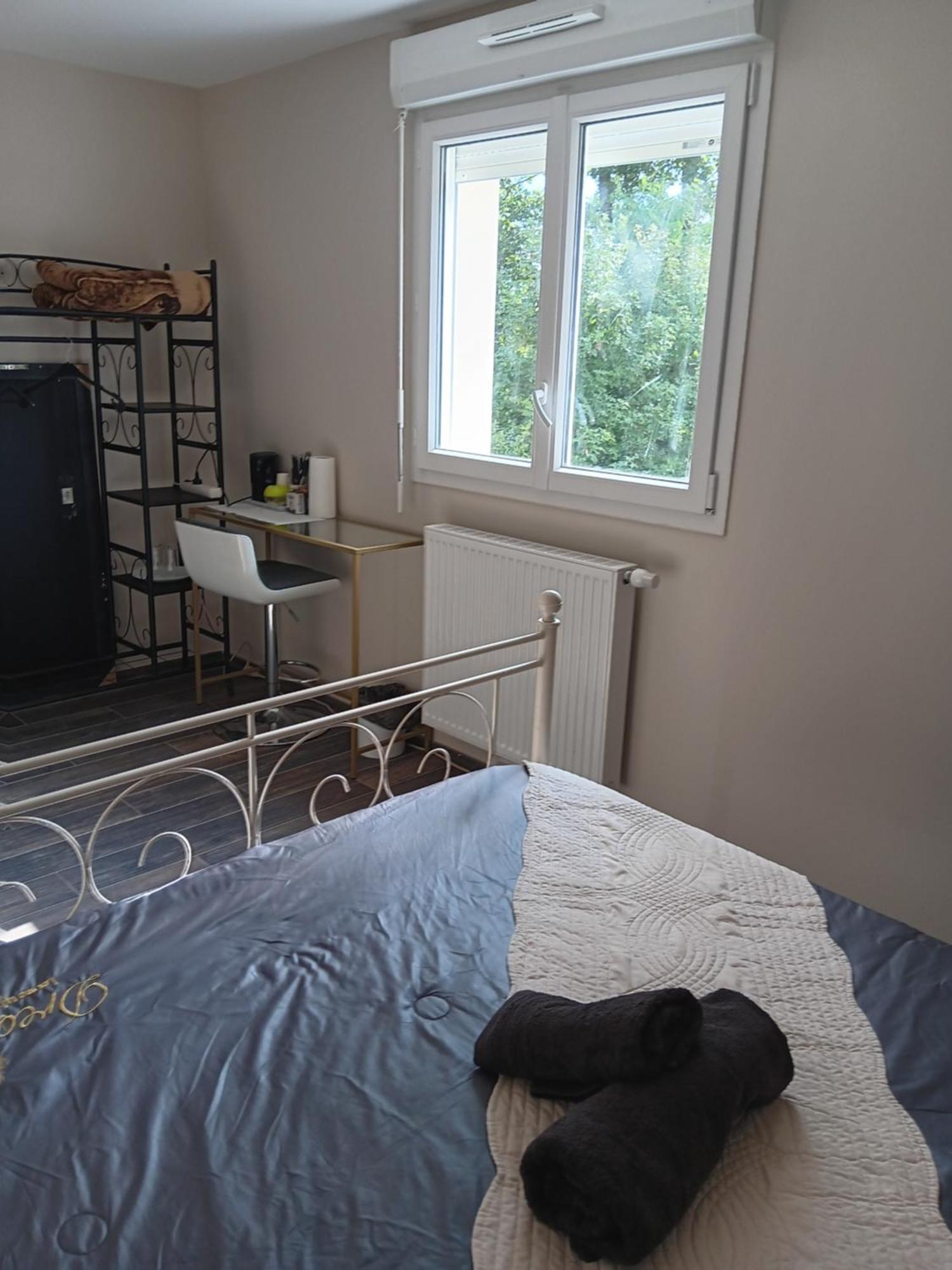 Chambre Privee Dans Une Maison Familiale Charmes  Ngoại thất bức ảnh